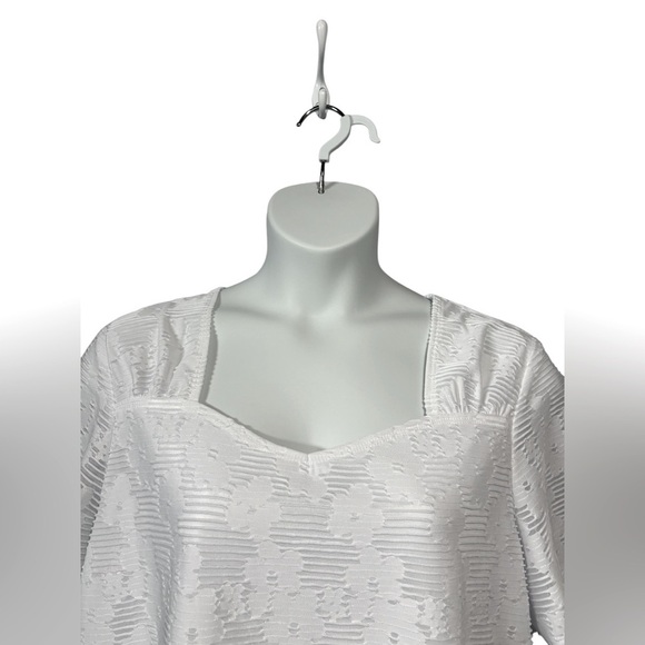 NWOT, Claire France, Elegant Plus-Size Textured Blouse, 2X, White - Picture 3 of 8